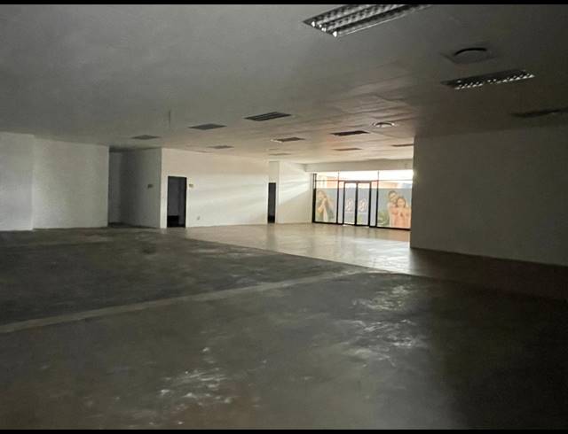 1,296M² OFFICE TO LET IN RIVONIA